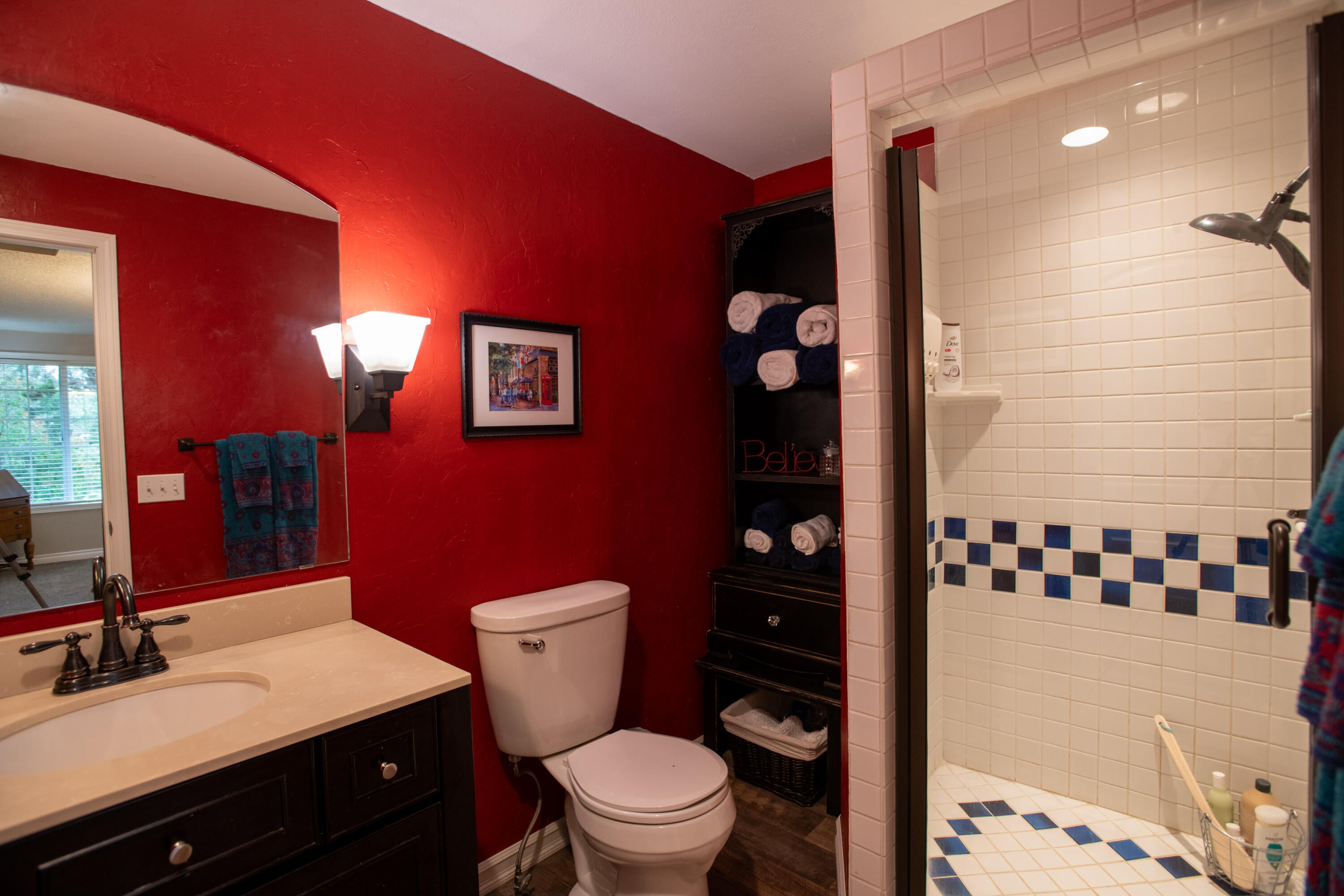61182 Benham Road Bend, OR 97702 - Photo 21 of 25 Upstairs Bathroom