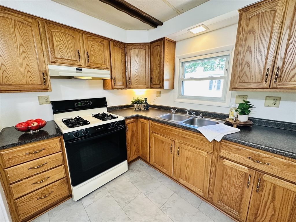 22 Contessa Drive Springfield, MA 01119 - Photo 6 of 36