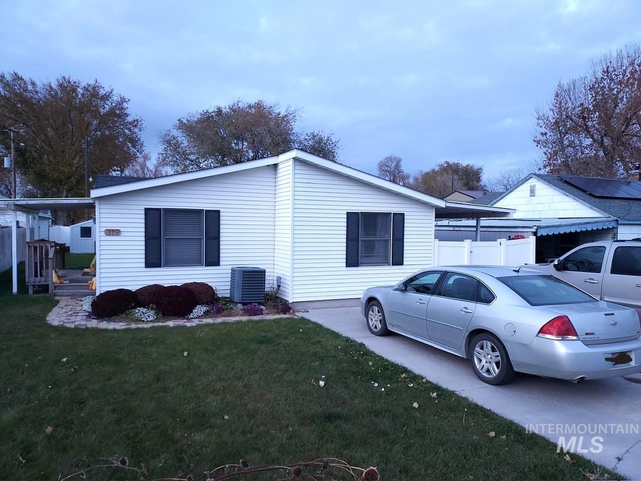 319 2nd Street Hazelton, ID 83335 - Photo 2 of 14