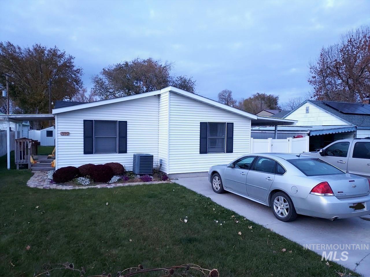 319 2nd Street Hazelton, ID 83335 - Photo 2 of 10