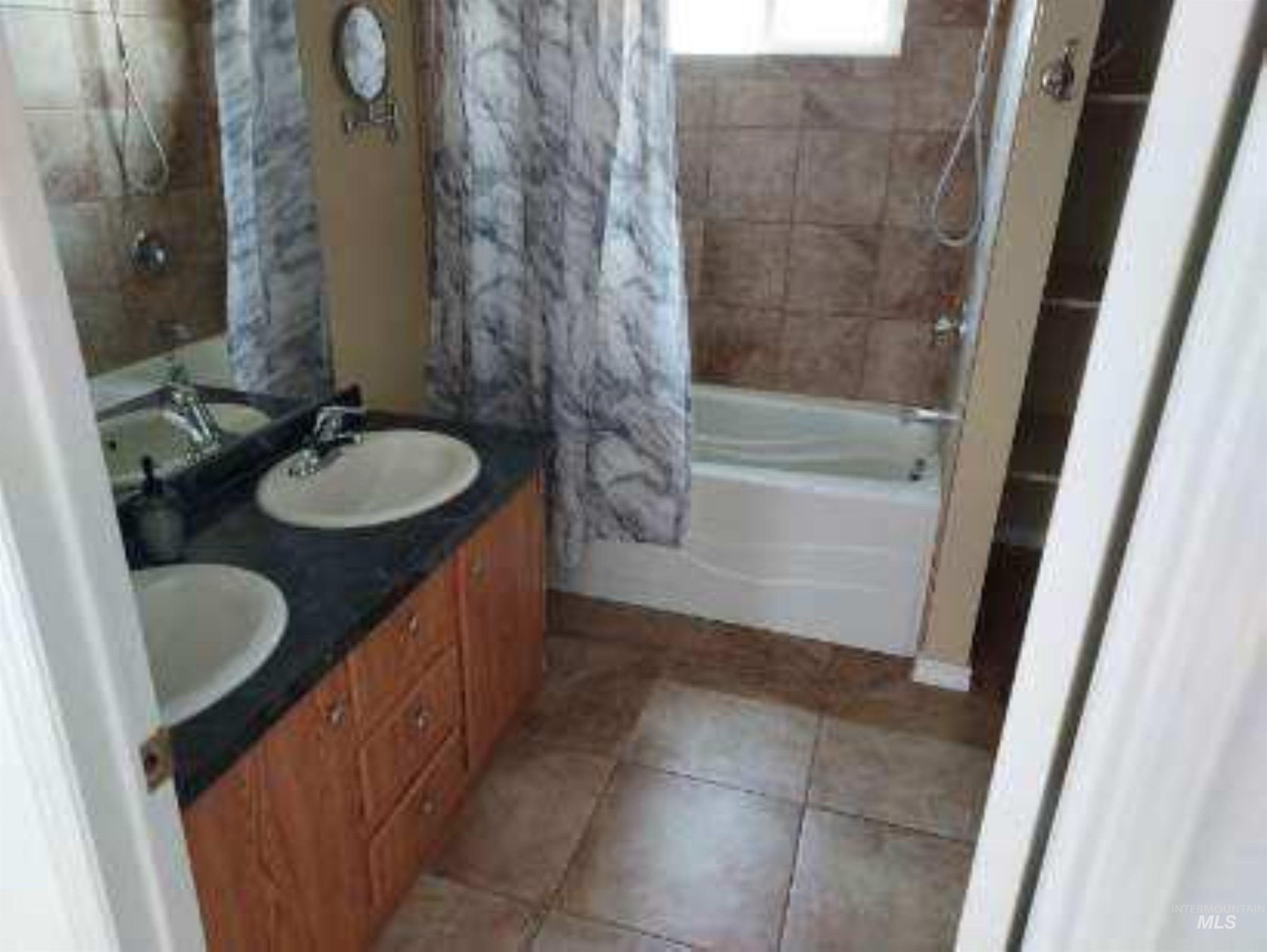 319 2nd Street Hazelton, ID 83335 - Photo 7 of 10