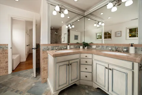 $2,295,000 | 325 East Alamar Avenue, Santa Barbara, CA 93105