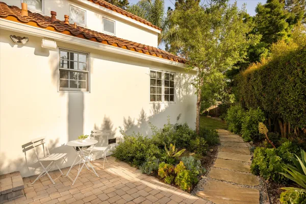 $2,295,000 | 325 East Alamar Avenue, Santa Barbara, CA 93105