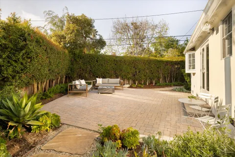 $2,295,000 | 325 East Alamar Avenue, Santa Barbara, CA 93105