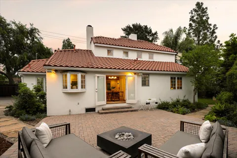 $2,295,000 | 325 East Alamar Avenue, Santa Barbara, CA 93105