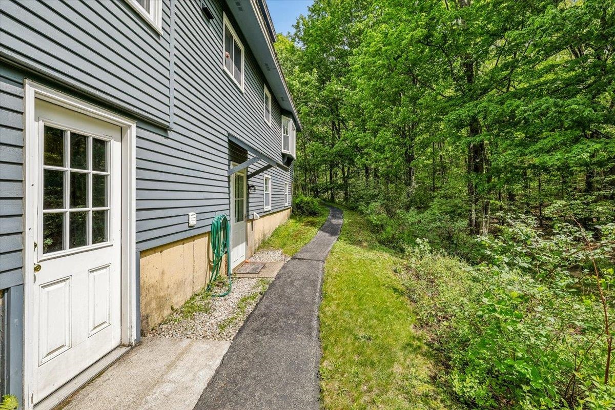 87 Woodhill Road Bow, NH 03304 - Photo 44 of 59