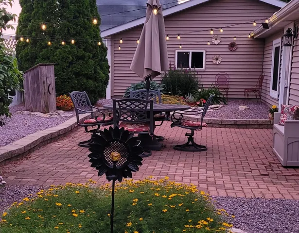 $299,999 | 8533 County Vv Glen Haven, Glen Haven, WI 53810