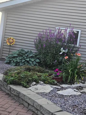 $299,999 | 8533 County Vv Glen Haven, Glen Haven, WI 53810