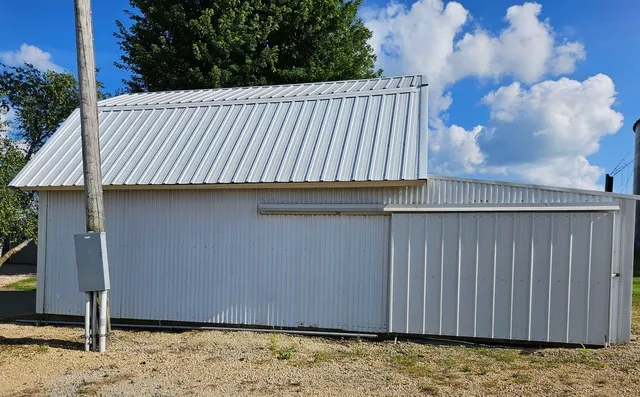 $299,999 | 8533 County Vv Glen Haven, Glen Haven, WI 53810