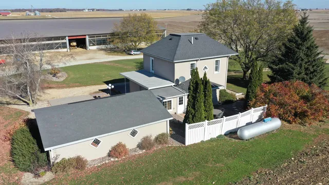 $299,999 | 8533 County Vv Glen Haven, Glen Haven, WI 53810