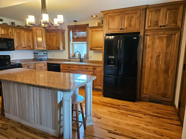 $299,999 | 8533 County Vv Glen Haven, Glen Haven, WI 53810