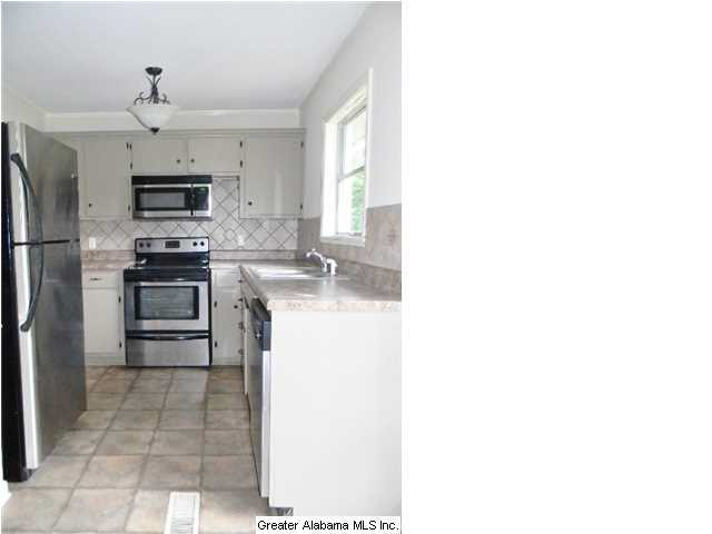 615 1st Avenue West Alabaster, AL 35007 - Photo 11 of 31