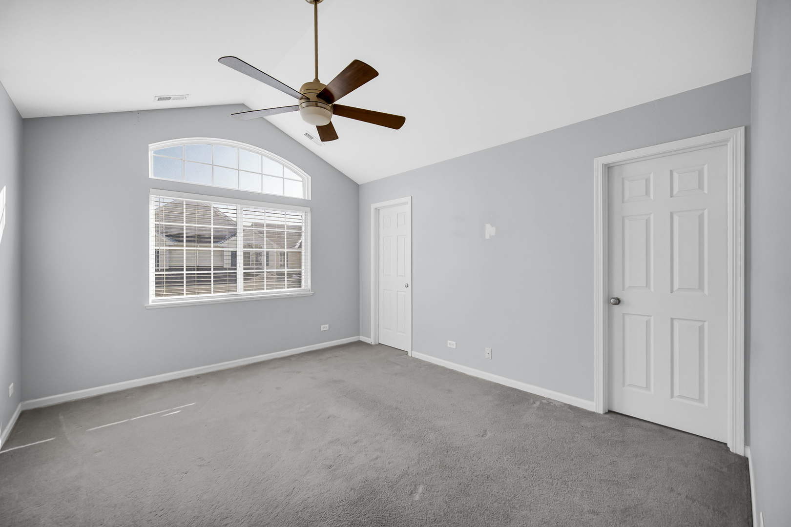 707 South Jade Lane Round Lake, IL 60073 - Photo 12 of 28