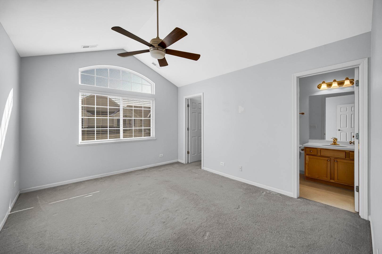 707 South Jade Lane Round Lake, IL 60073 - Photo 14 of 28