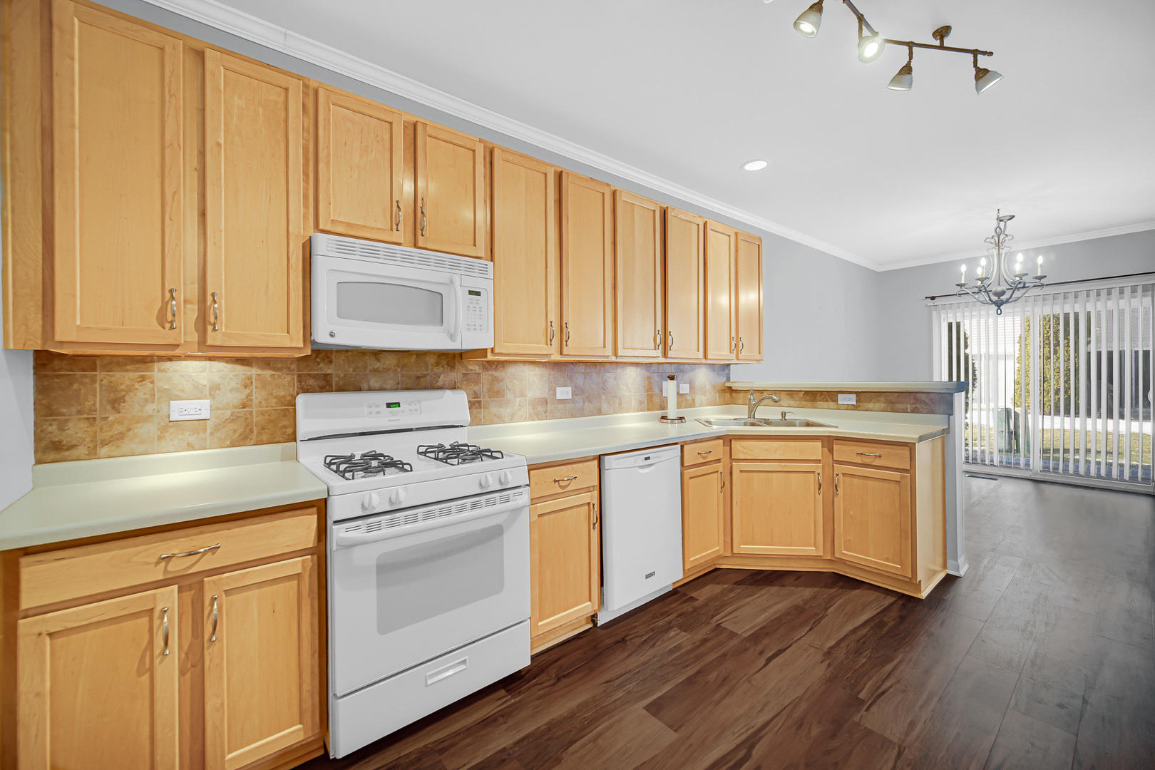 707 South Jade Lane Round Lake, IL 60073 - Photo 9 of 28