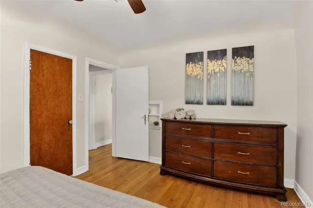 a view of a back yard of the house