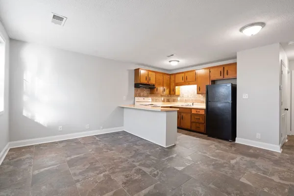 $795 | 331 Randell Drive, Unit E, Clarksville, TN 37042