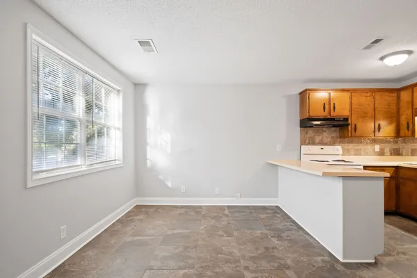 $795 | 331 Randell Drive, Unit E, Clarksville, TN 37042