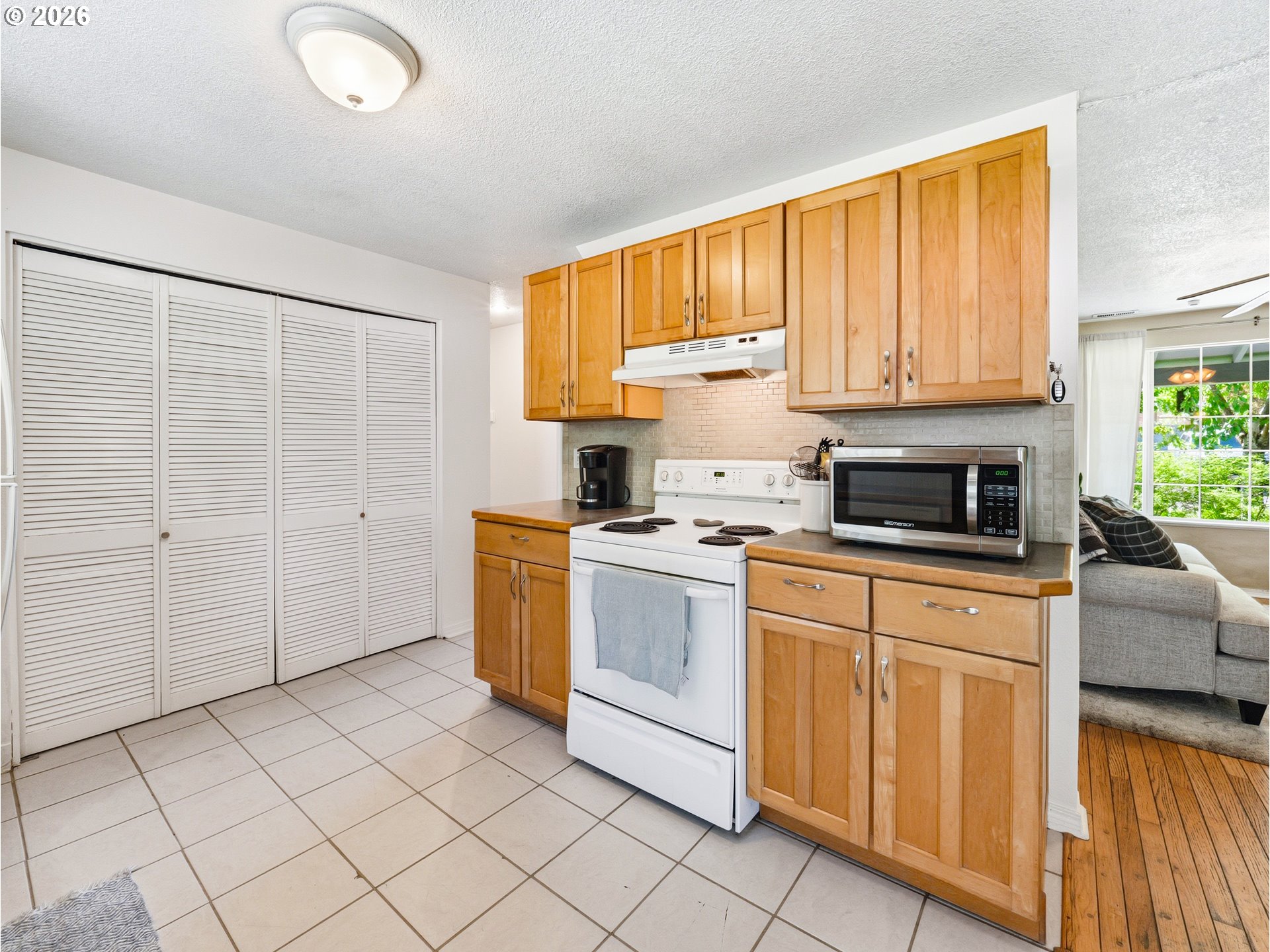 13467 Southwest Devonshire Drive Beaverton, OR 97005 - Photo 10 of 37
