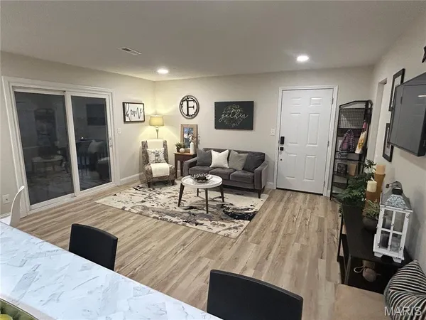 $129,900 | 115 Lemans Court, Unit 115, Lake St. Louis, MO 63367