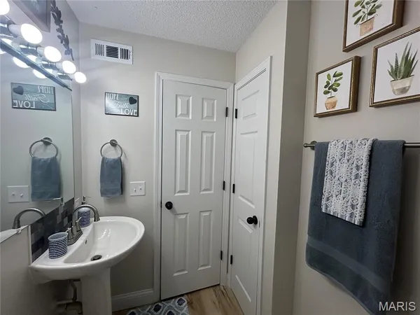 $129,900 | 115 Lemans Court, Unit 115, Lake St. Louis, MO 63367