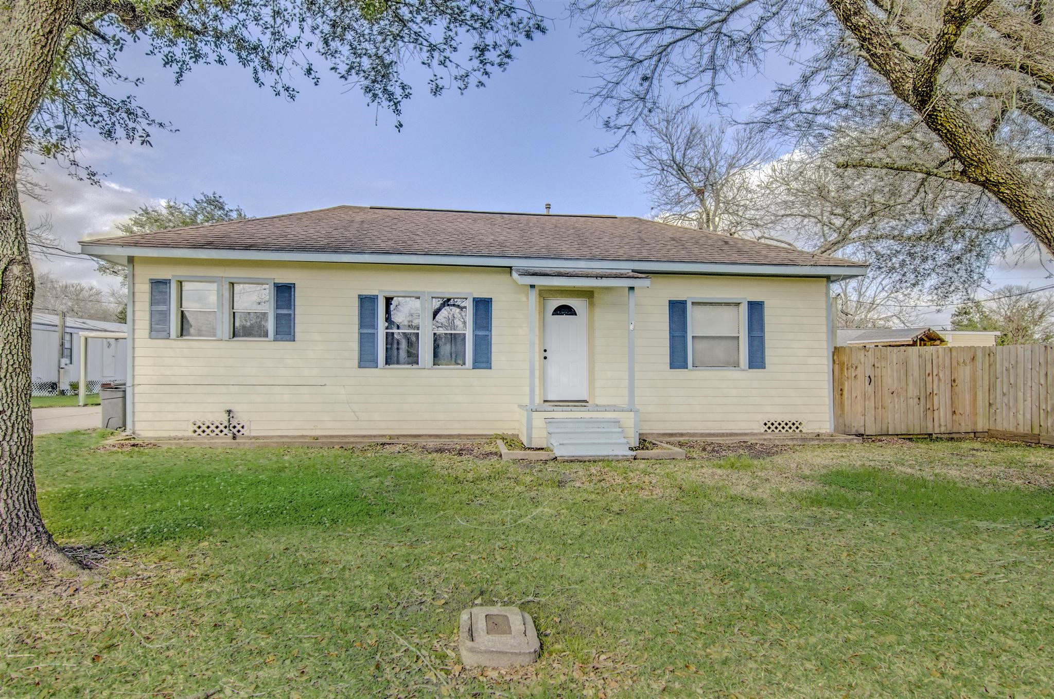 11844 13th Street Santa Fe, TX 77510 - Photo 1 of 17