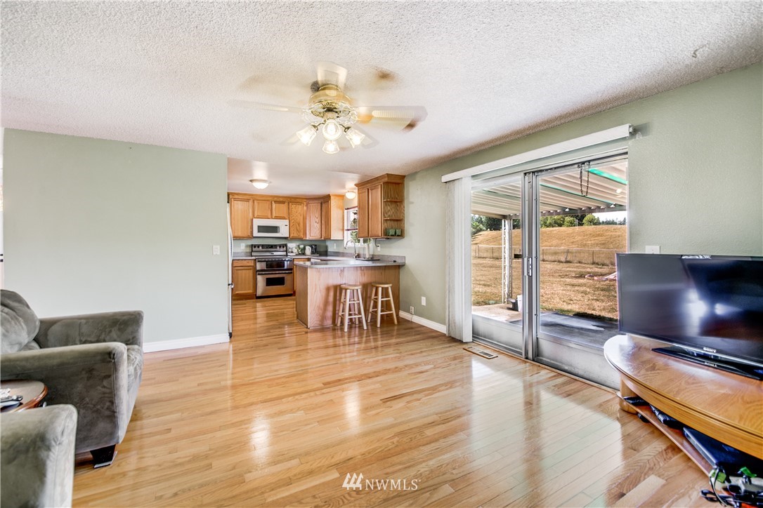 21120 Wright Road East Spanaway, WA 98387 - Photo 5 of 24