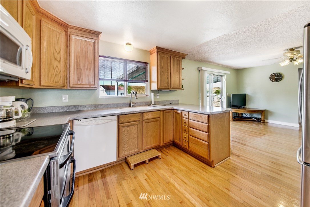 21120 Wright Road East Spanaway, WA 98387 - Photo 7 of 24