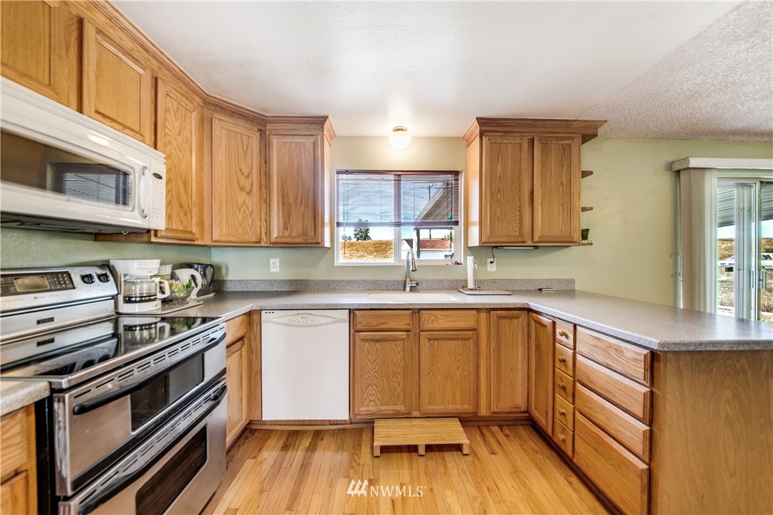 21120 Wright Road East Spanaway, WA 98387 - Photo 8 of 24