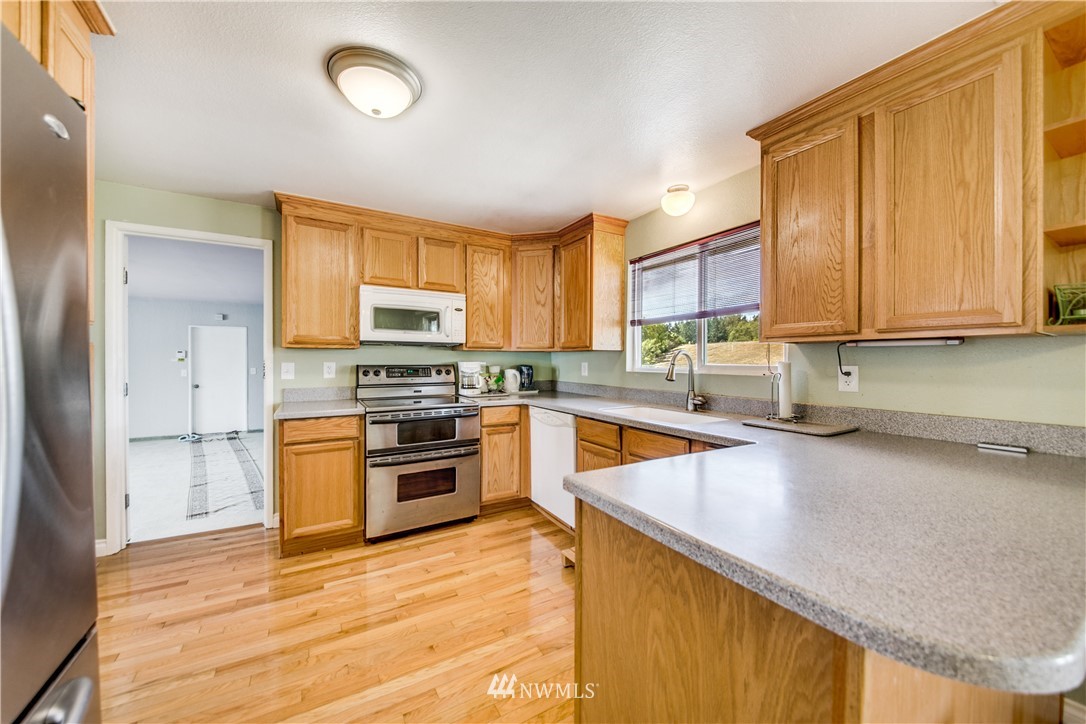 21120 Wright Road East Spanaway, WA 98387 - Photo 9 of 24