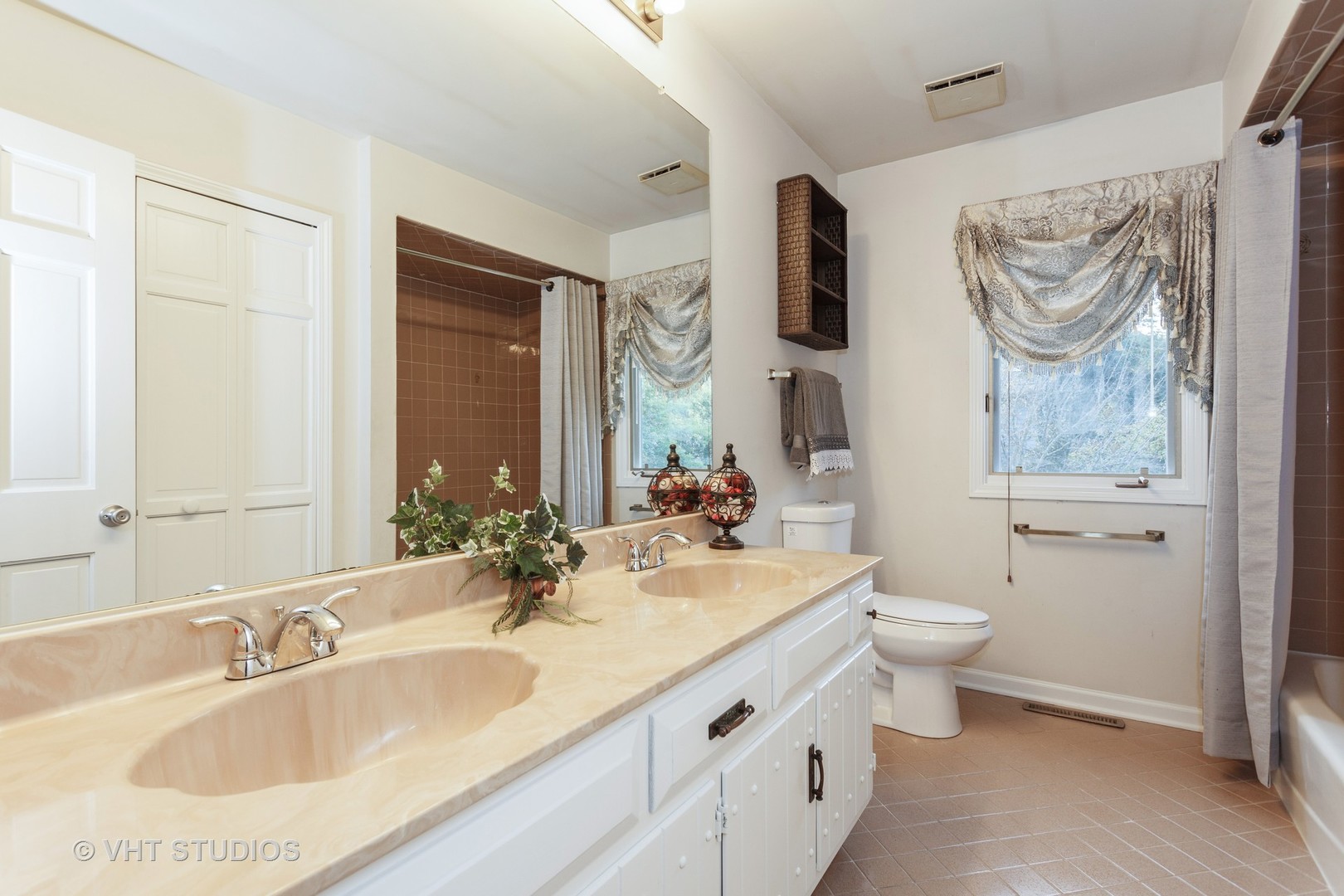 1398 East Gartner Road Naperville, IL 60540 - Photo 14 of 24