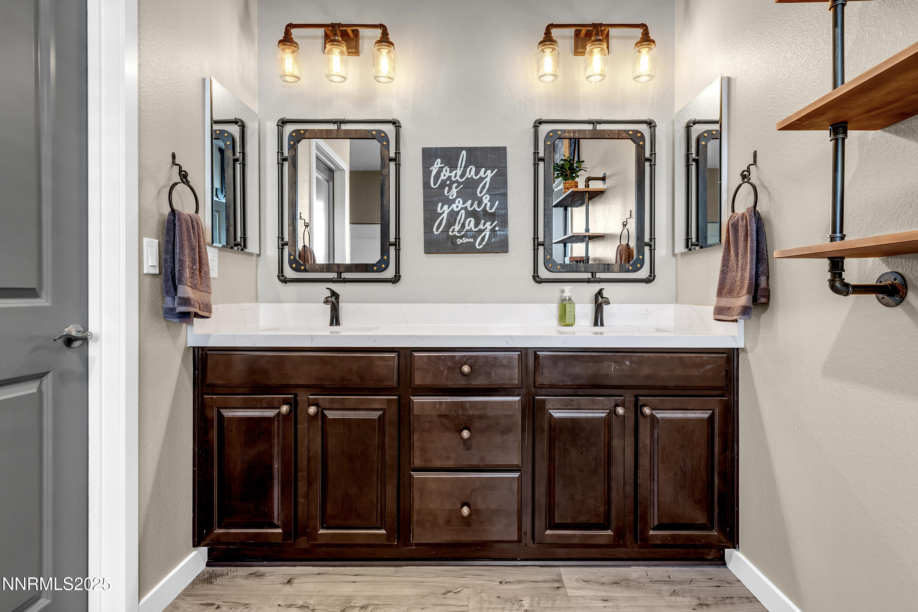 8377 Fenhollow Drive Reno, NV 89439 - Photo 23 of 48 Fenhollow8377-022