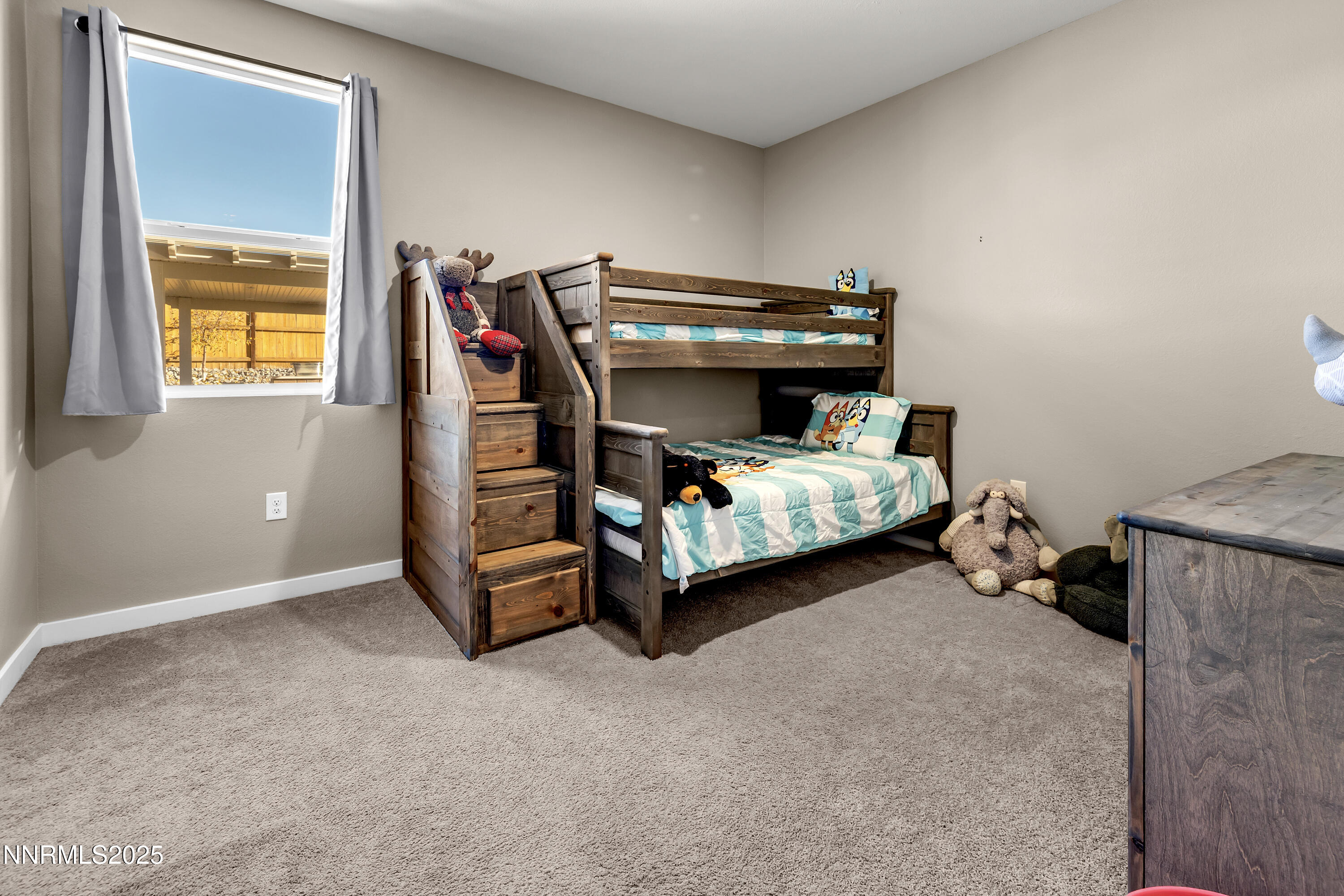 8377 Fenhollow Drive Reno, NV 89439 - Photo 25 of 48 Fenhollow8377-031