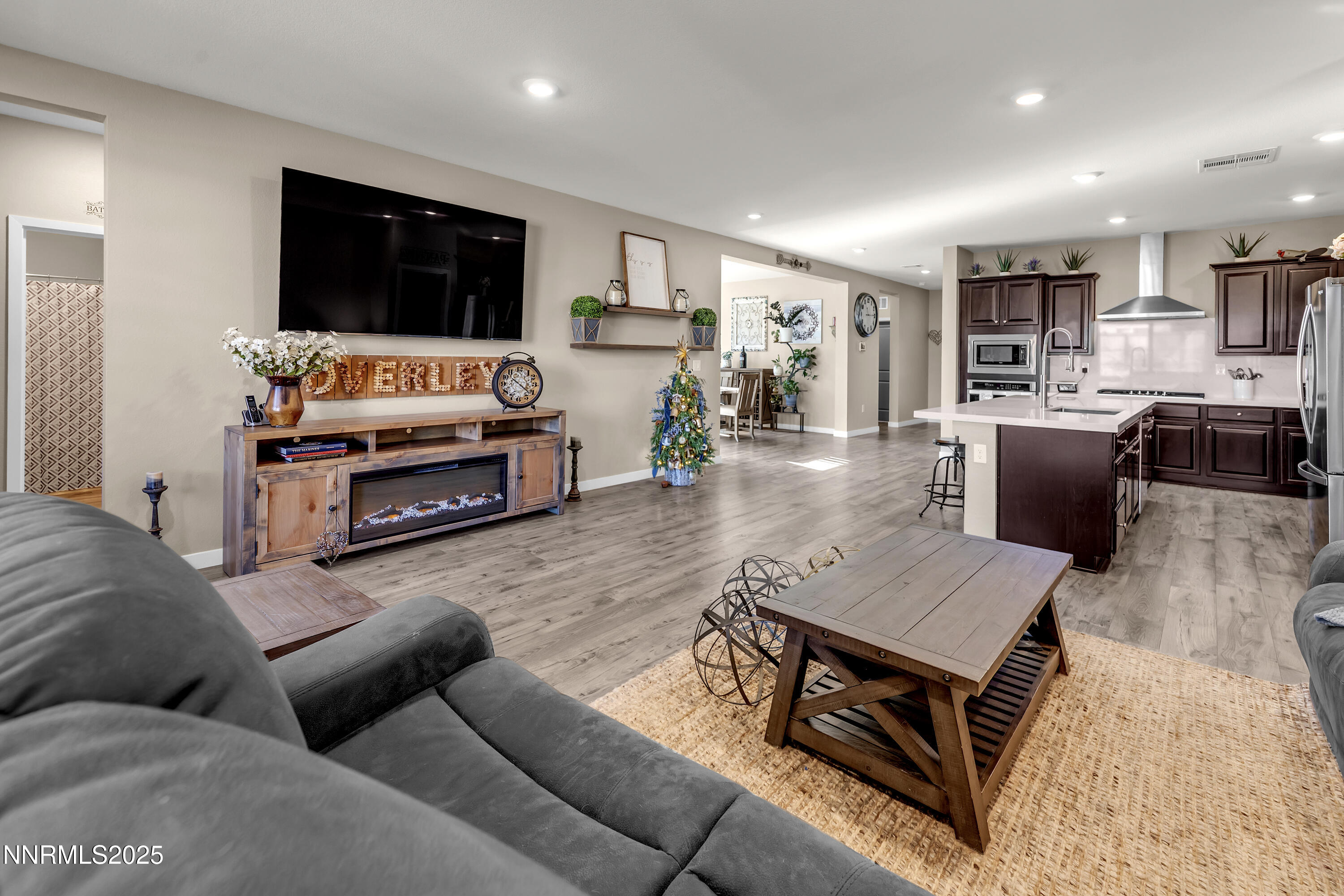 8377 Fenhollow Drive Reno, NV 89439 - Photo 3 of 48 Fenhollow8377-013