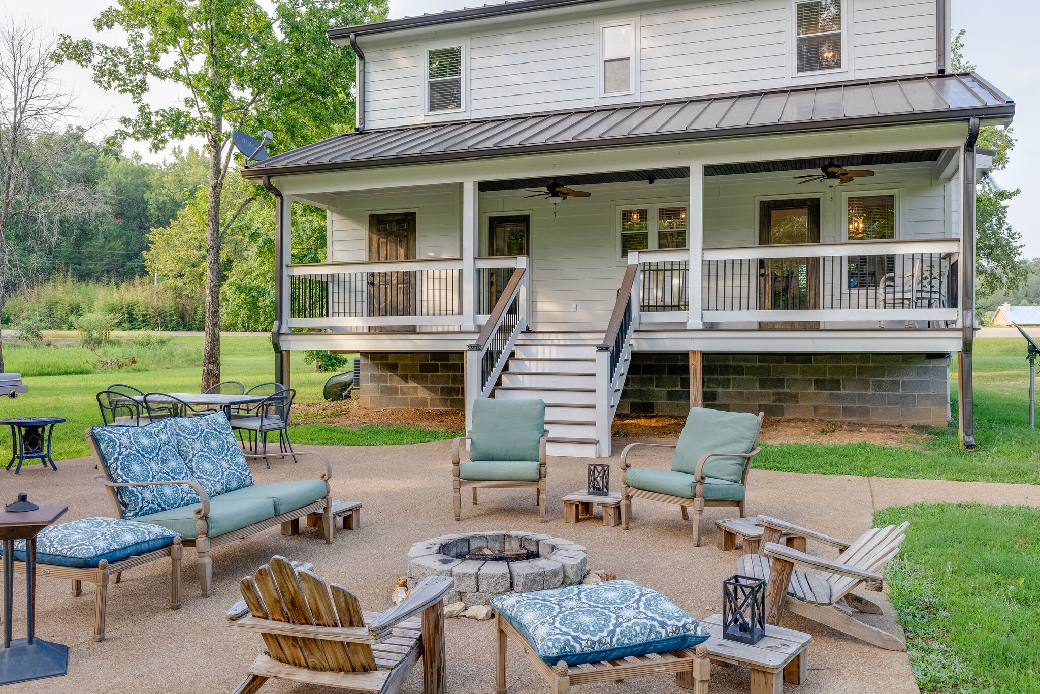 3425 Toms Creek Road Linden, TN 37096 - Photo 35 of 38 front view of a house with a yard