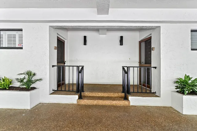 $6,000 | 800 Andrews Avenue, Unit 3, Delray Beach, FL 33483