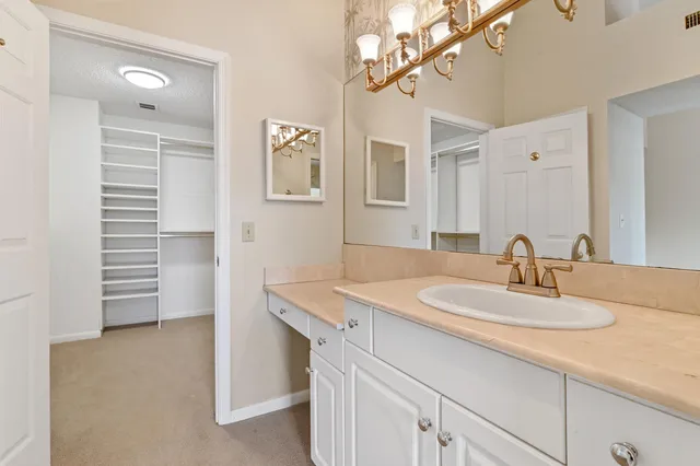 $6,000 | 800 Andrews Avenue, Unit 3, Delray Beach, FL 33483