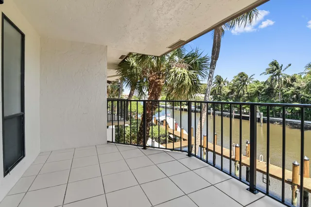 $6,000 | 800 Andrews Avenue, Unit 3, Delray Beach, FL 33483