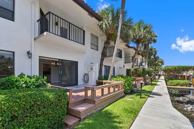 $6,000 | 800 Andrews Avenue, Unit 3, Delray Beach, FL 33483