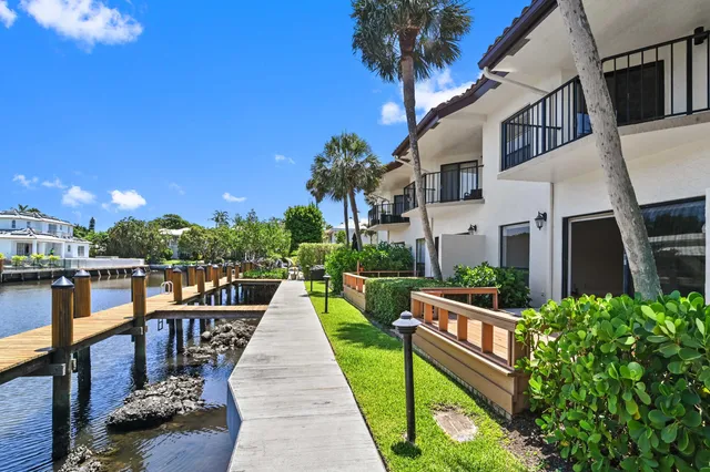 $6,000 | 800 Andrews Avenue, Unit 3, Delray Beach, FL 33483