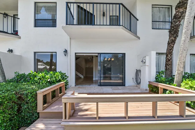 $6,000 | 800 Andrews Avenue, Unit 3, Delray Beach, FL 33483