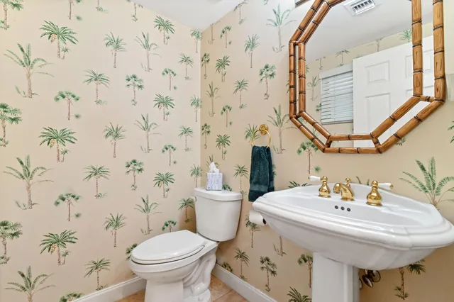 $6,000 | 800 Andrews Avenue, Unit 3, Delray Beach, FL 33483