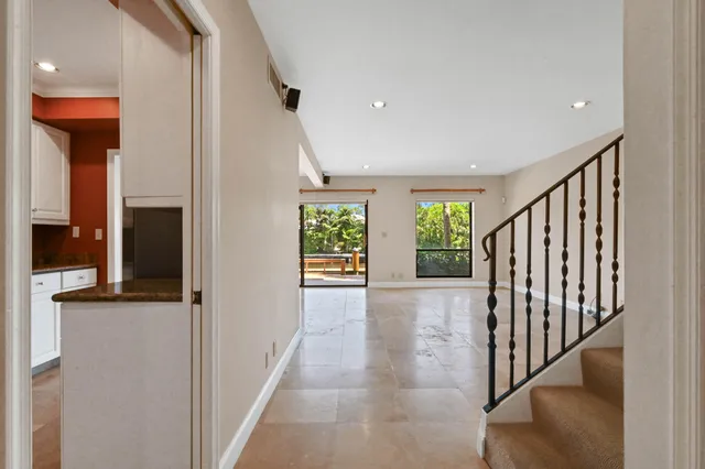 $6,000 | 800 Andrews Avenue, Unit 3, Delray Beach, FL 33483