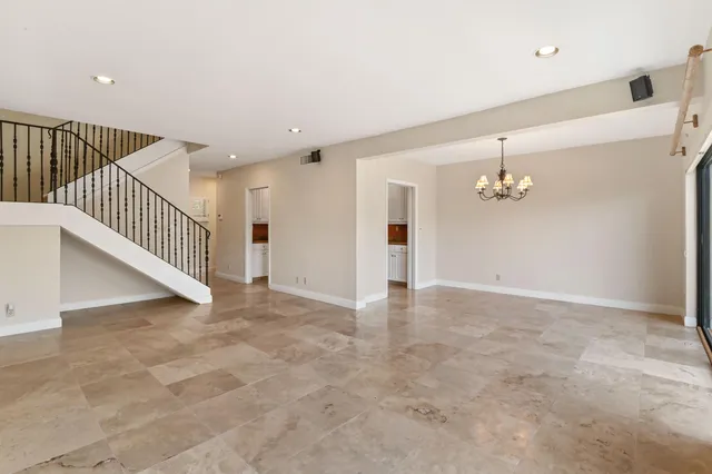 $6,000 | 800 Andrews Avenue, Unit 3, Delray Beach, FL 33483