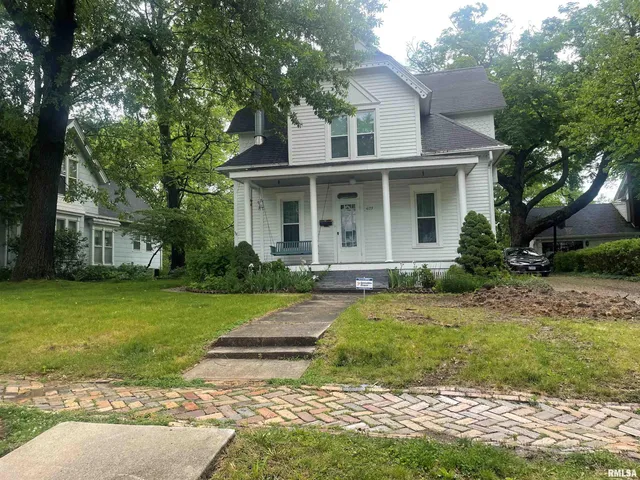 $142,500 | 623 South Randolph Street, Macomb, IL 61455