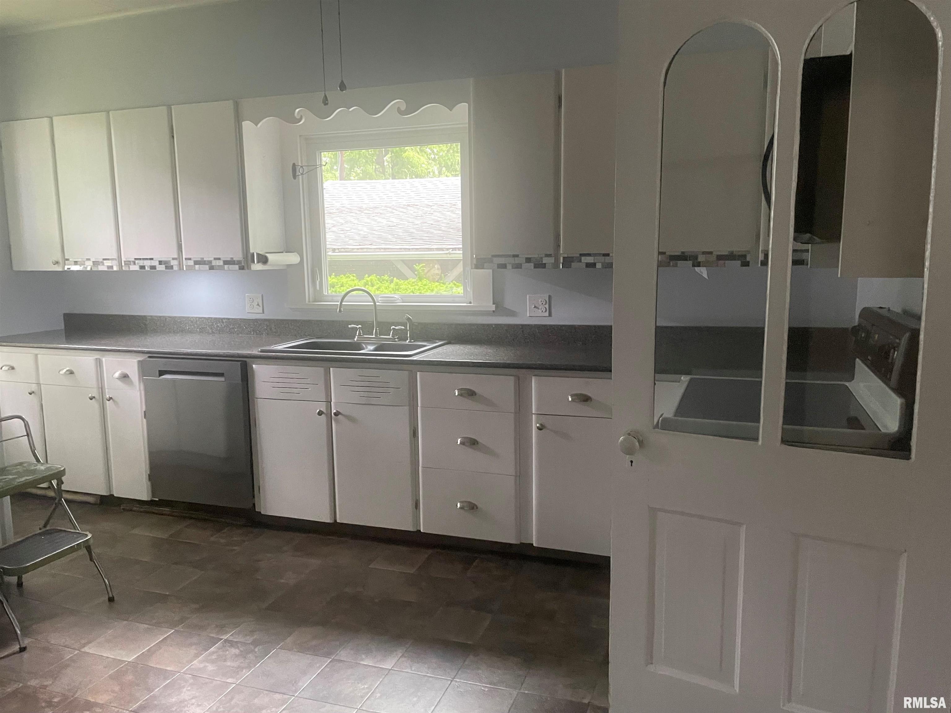 623 South Randolph Street Macomb, IL 61455 - Photo 4 of 25