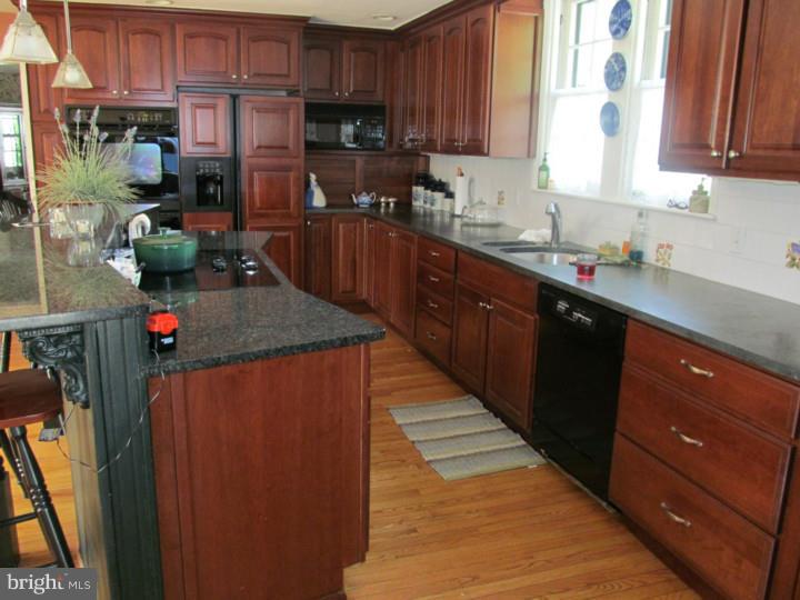 208 Roberts Road Ardmore, PA 19003 - Photo 8 of 20 Gallery Image 8