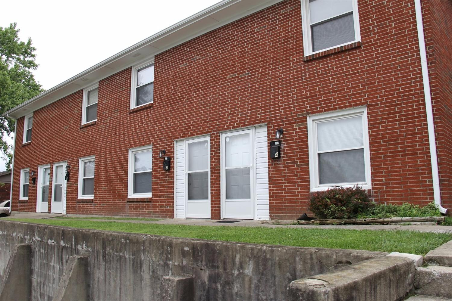 303 Ridgewood Lane Frankfort, KY 40601 - Photo 2 of 2 Photo 2