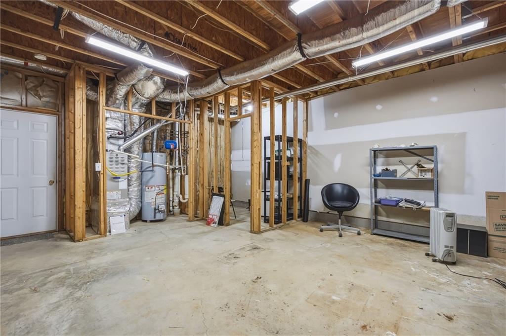 260 Manning Road Southwest, Unit 136 Marietta, GA 30064 - Photo 29 of 43 a view of a room with gym equipment