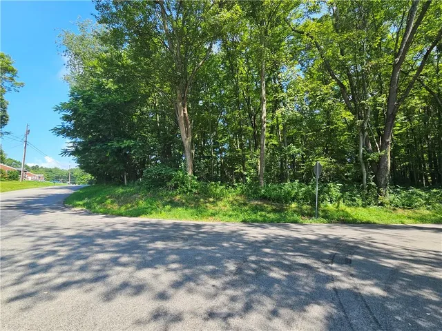 $279,900 | 405 Overbrook Road, Valencia, PA 16059